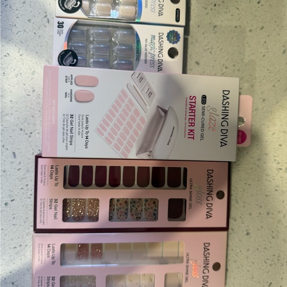Dashing diva gel nail set (new) - Picture 2 of 3